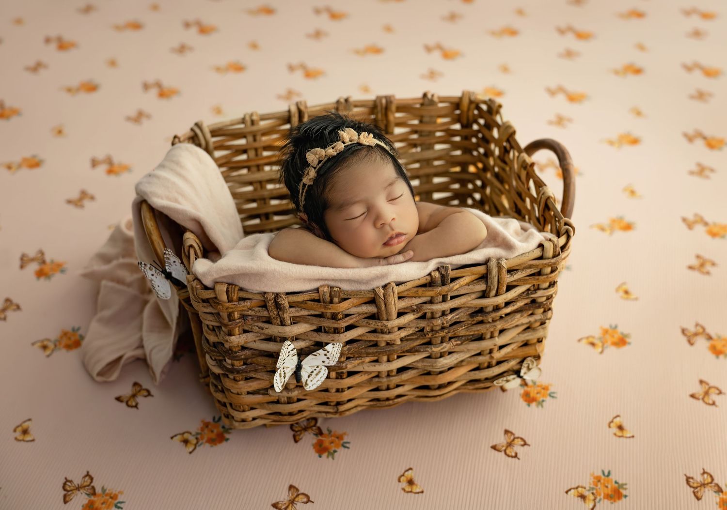Newborn Photographer
Cake Smash Photographer
Milestone Photographer
Kentucky Photographer
Richmond Kentucky
Berea kentucky
Lexington KY