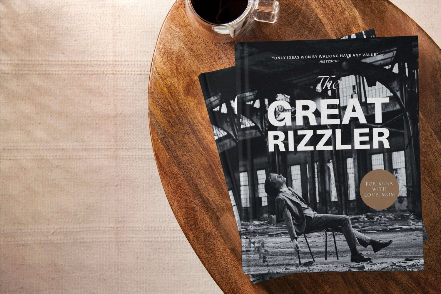 Coffee table book ‘The Great Rizzler’ – personalizowana książka dla syna z dedykacją ‘For Kuba, with love, Mom’, Anety Ludwig.