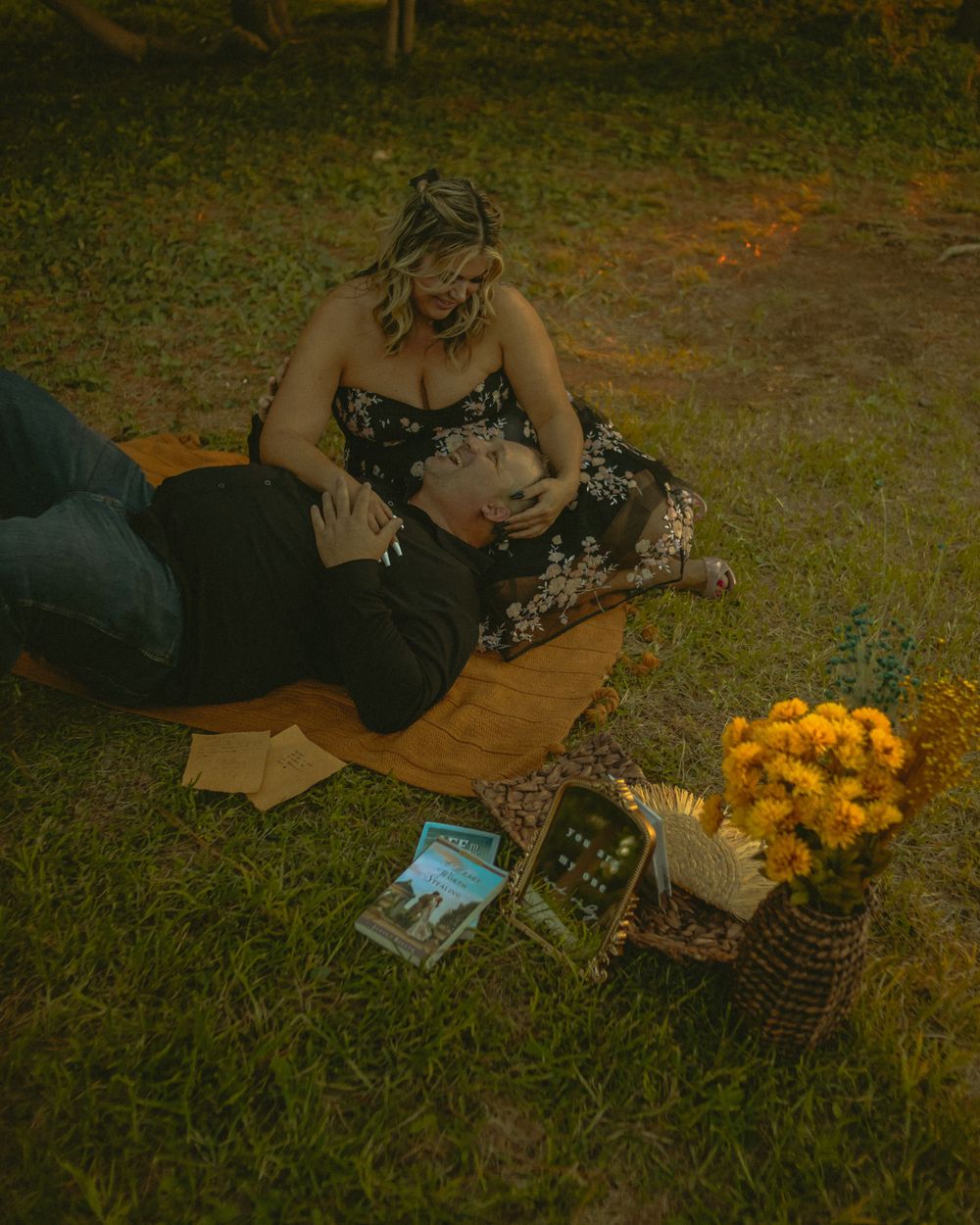 Storytelling photography of couple in a park