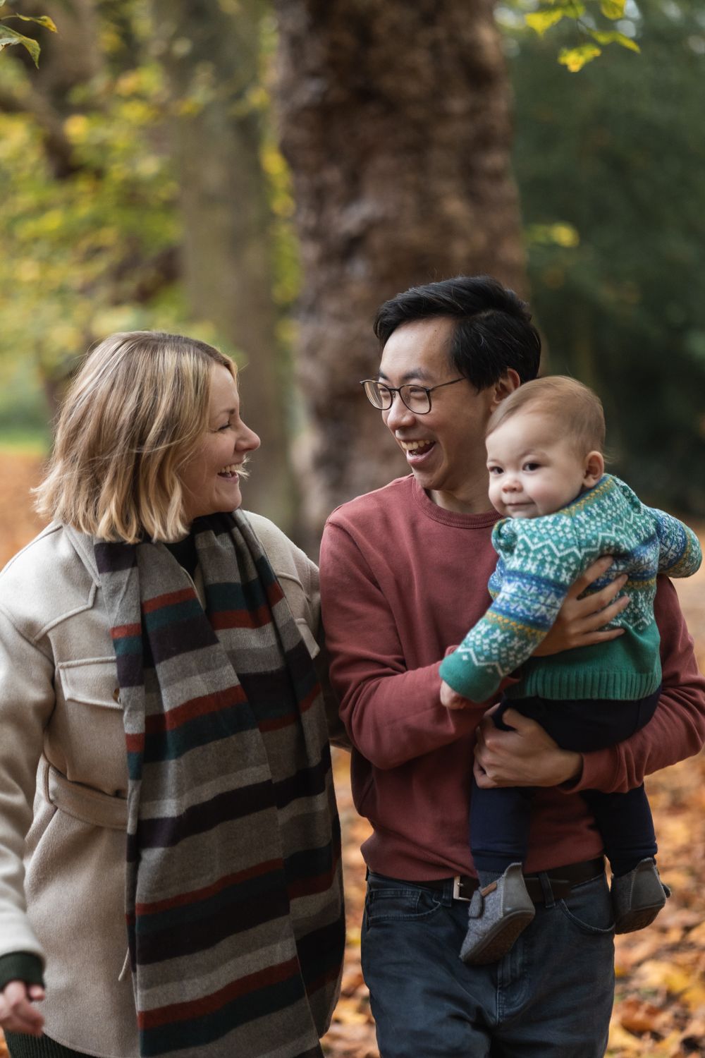 Autumnal shoot for young family and their 1 year old boy.