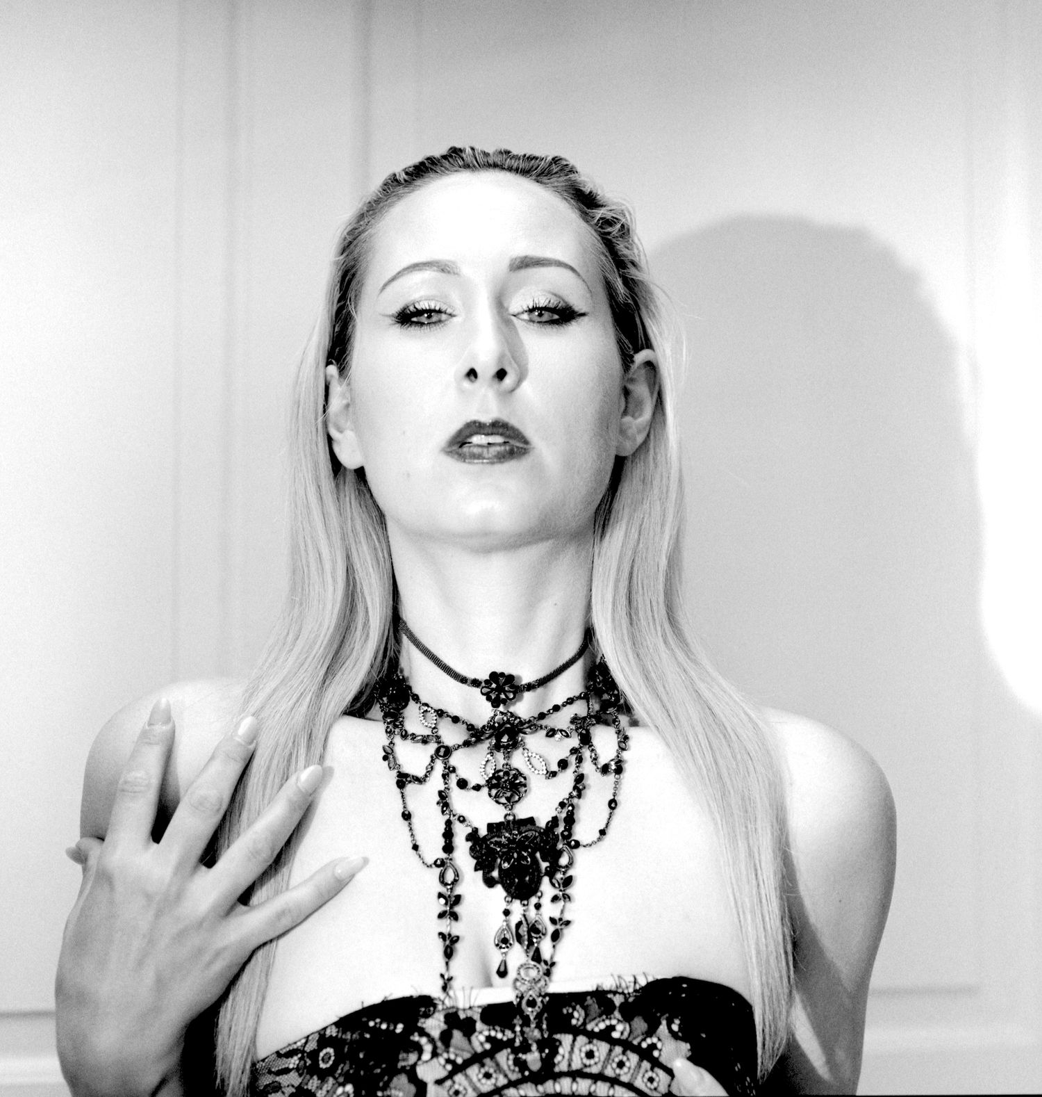 Black and white photograph of UK model Han Rose during Shoot 3 of Project Vampirique #projectvampirique