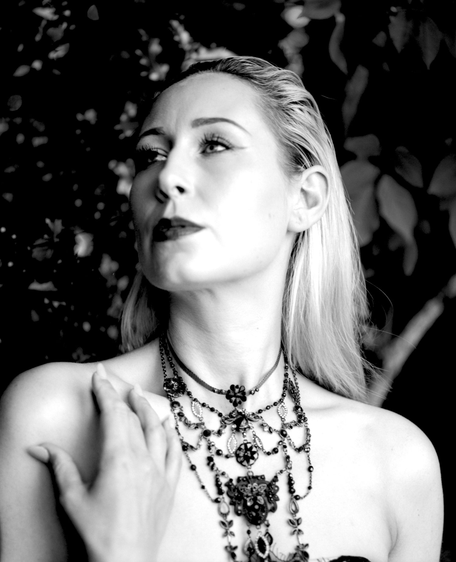 Black and white photograph of UK model Han Rose during Shoot 3 of Project Vampirique #projectvampirique