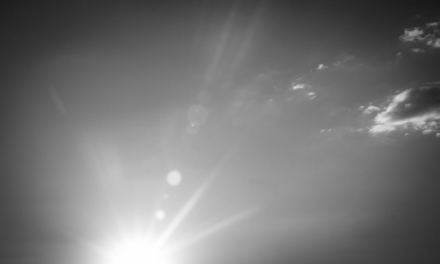 Black and white sky photograph
Mel Koutchavlis Photography Coach & Mentor