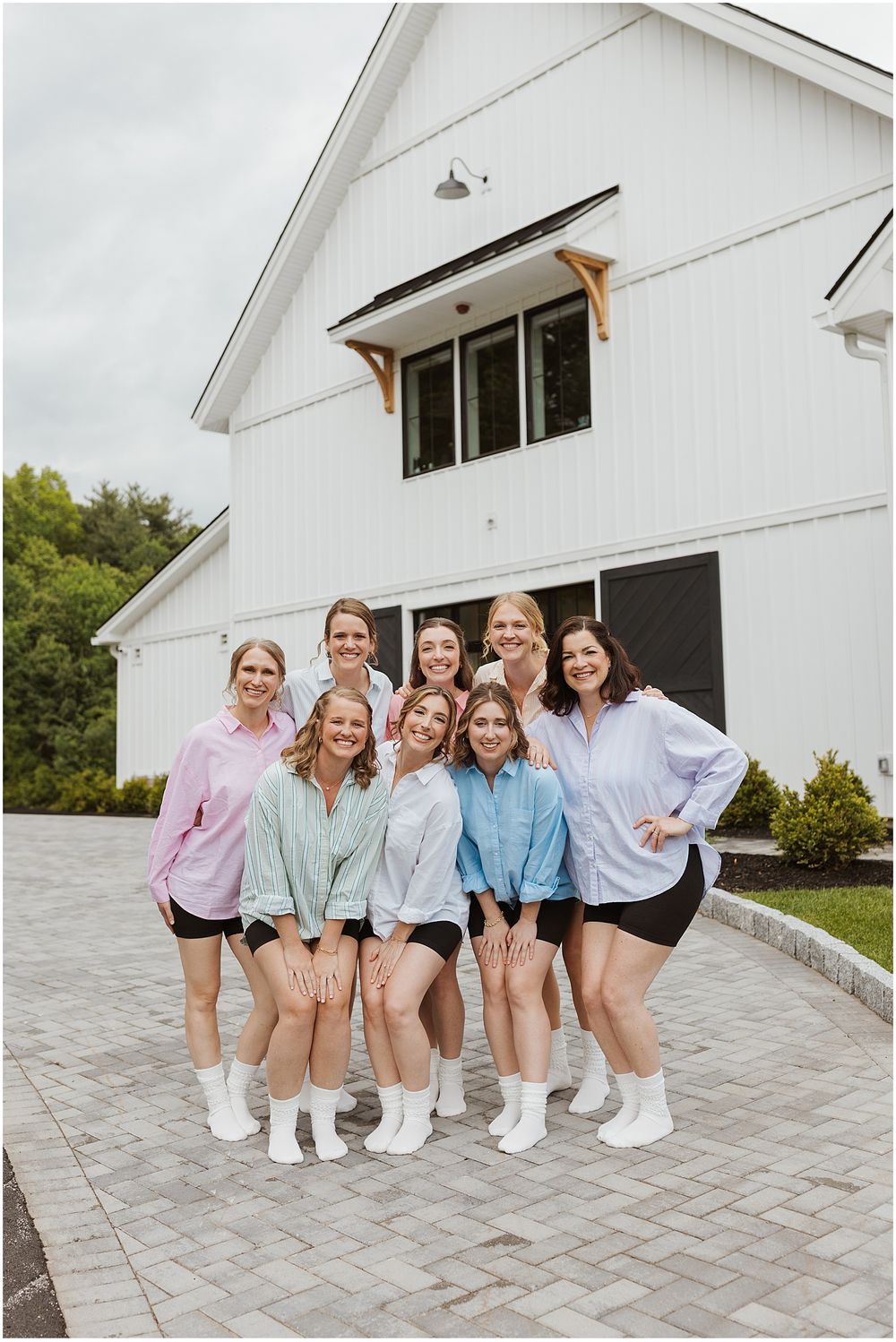 Bride and bridesmaids getting ready for a NH wedding at Hyla Brook Estate