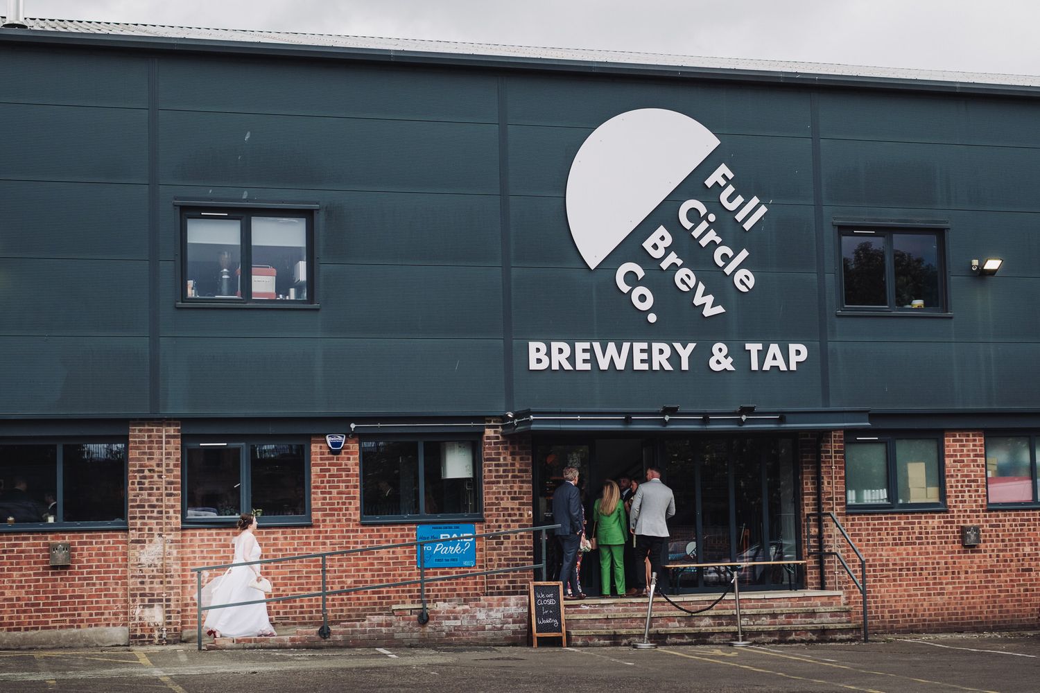 Full Circle Brewery wedding photography
