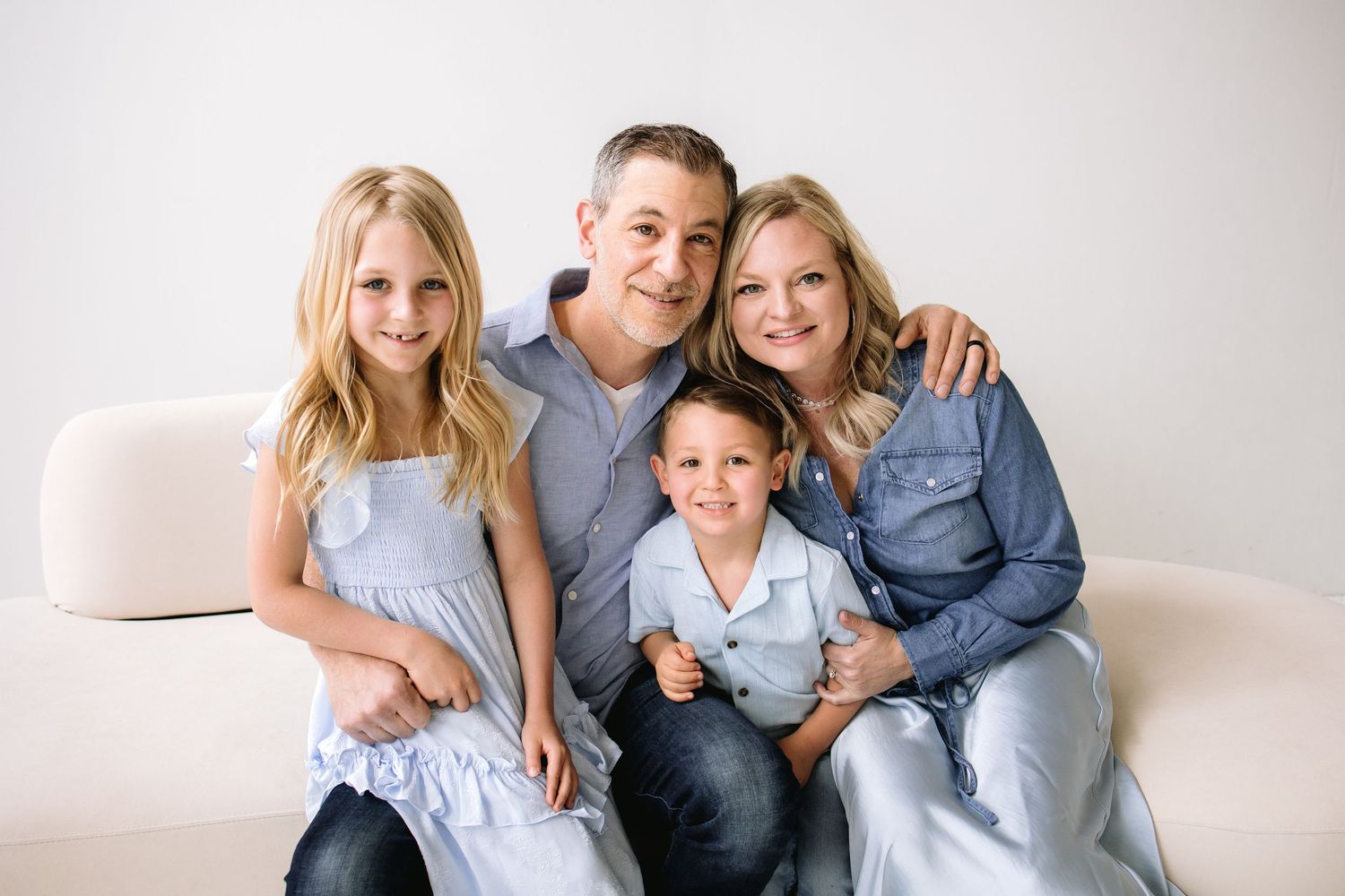 Buffalo and Rochester Wedding Photographer Jess Trankle Images poses for a family photo. Jess offers wedding, family and newborn photography