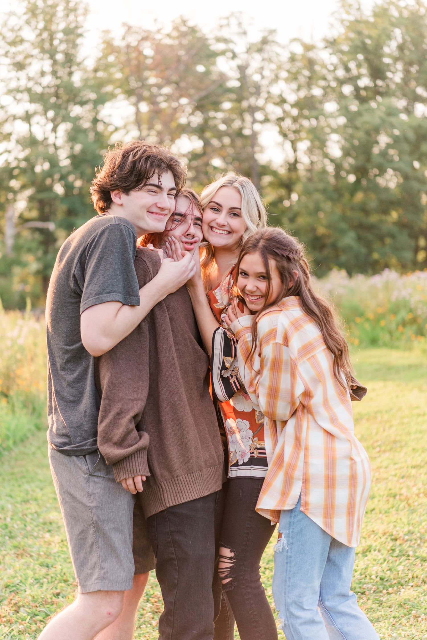 Funny family photos with kids in Pittsburgh