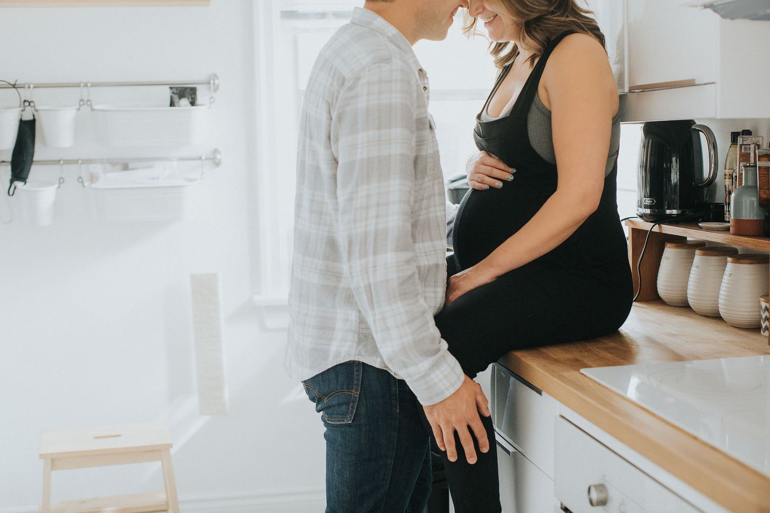 Pregnant couple lifestyle photography