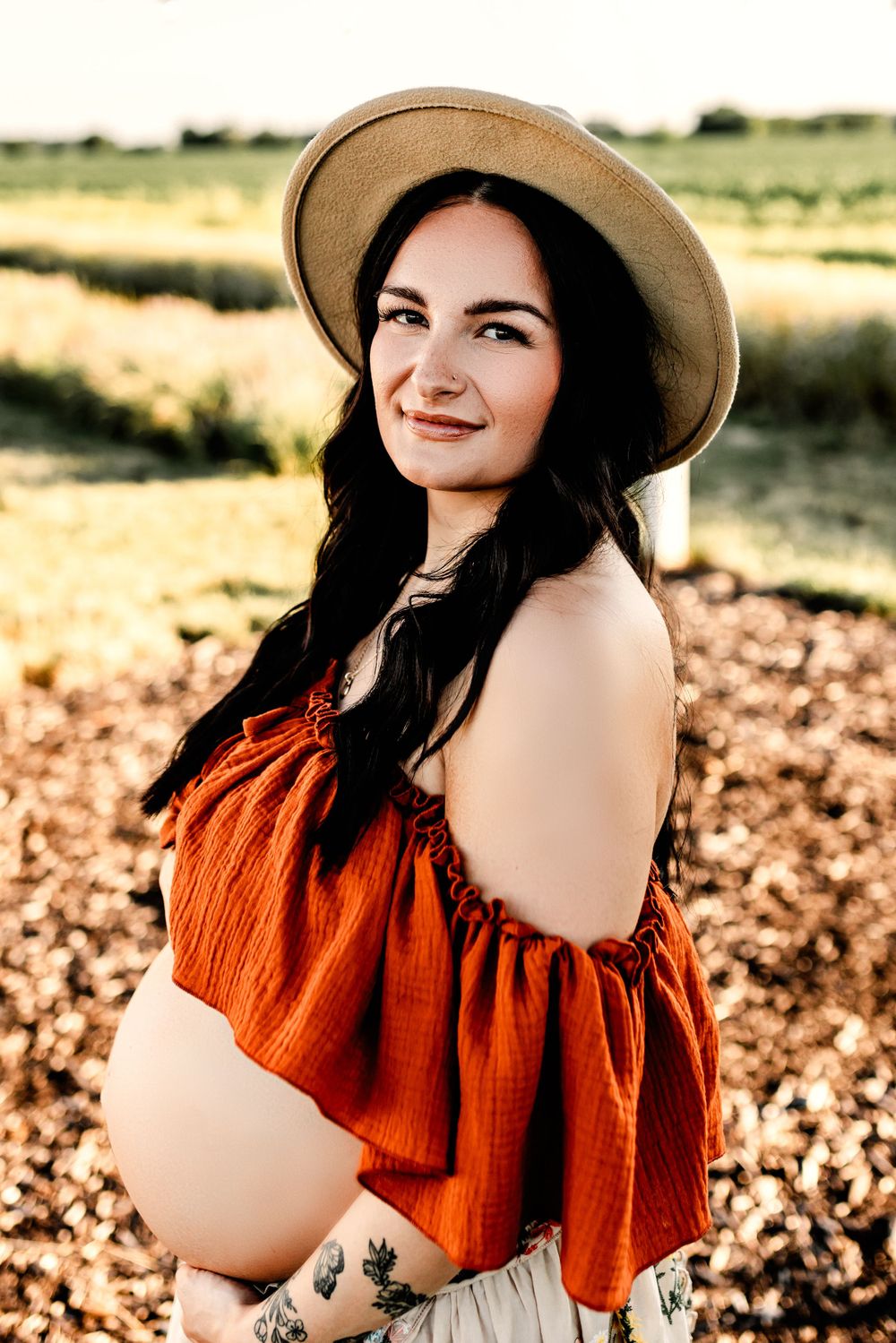 Outdoor Maternity Photoshoot in Marion Indiana