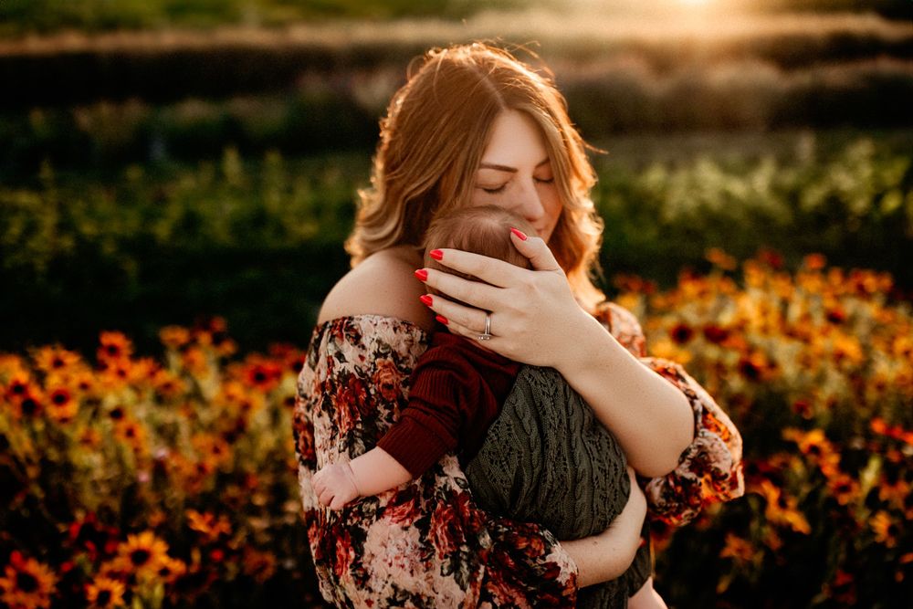 Wildflower Farm Motherhood Session in Fort Wayne indiana