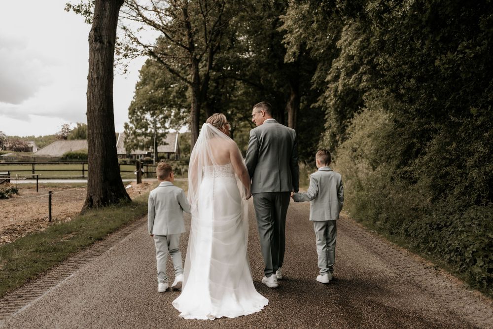 Fotoshoot met bruidspaar in Heelweg, Achterhoek