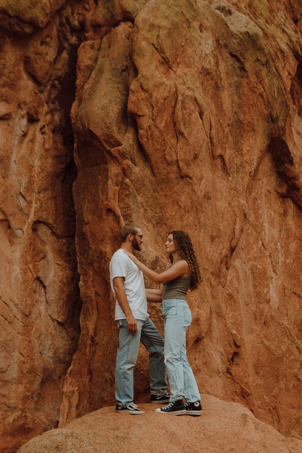 garden of the gods Colorado engagement photoshoot Colorado couples photoshoot Colorado engagement photographer Oregon elopement photographer