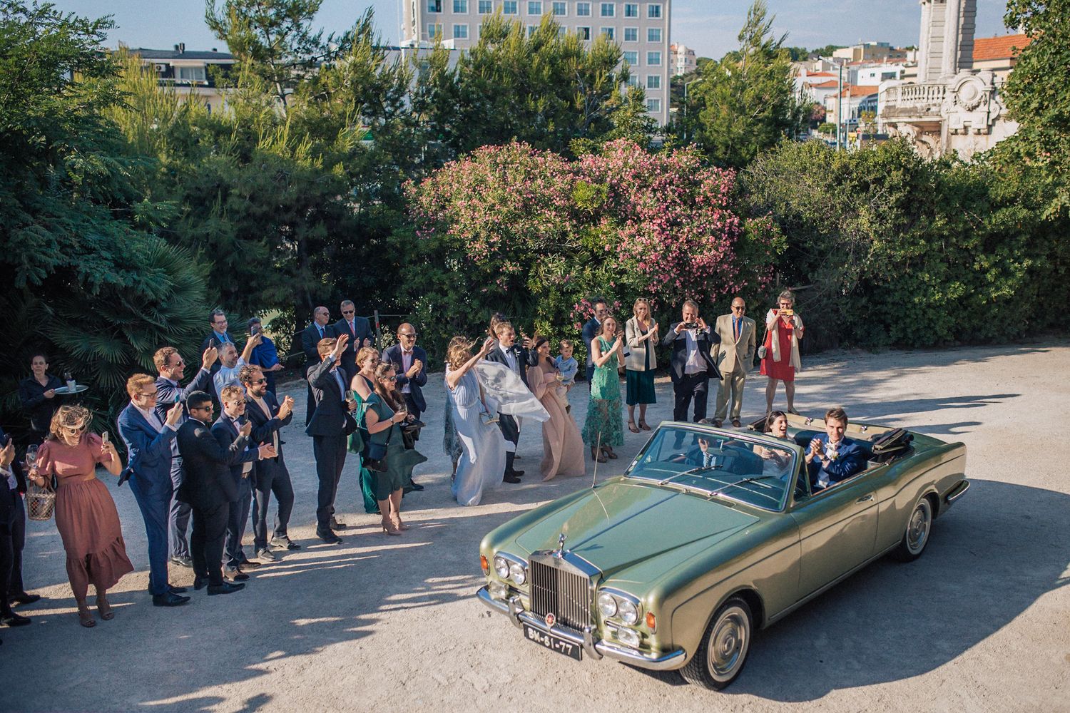 Romantic French destination wedding in Portugal — captured with cinematic flair at Forte da Cruz. By Regina Wedding Photographer Lisbon