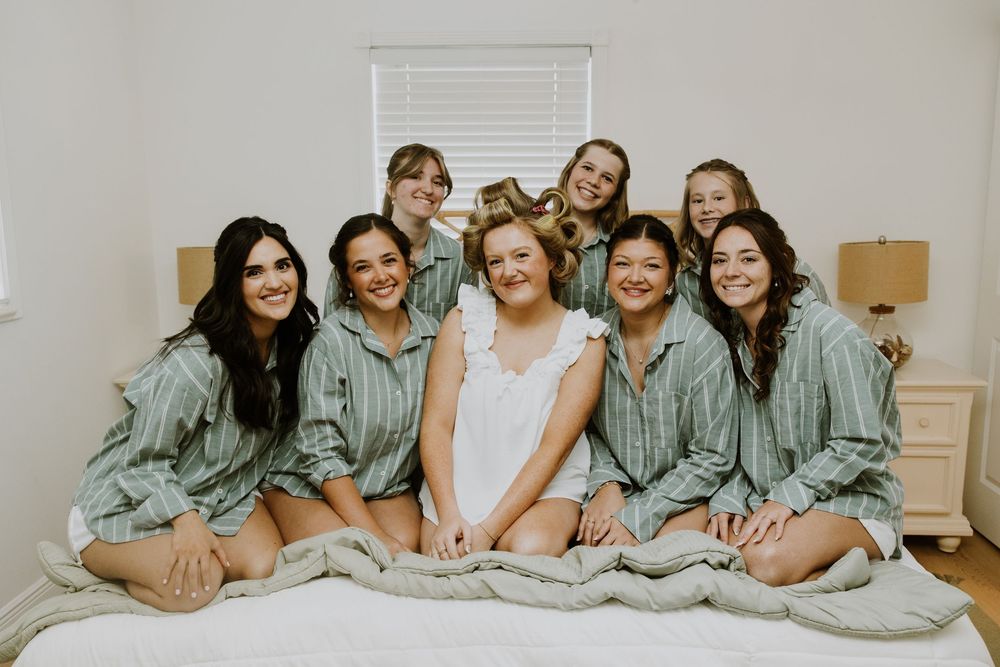 Summer Tradition Town Hall Wedding. Modern summer wedding in Tradition, Florida. Bride getting ready at Airbnb in Stuart