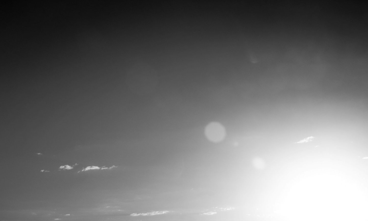 Black and white sky photograph
Mel Koutchavlis Photography Coach & Mentor