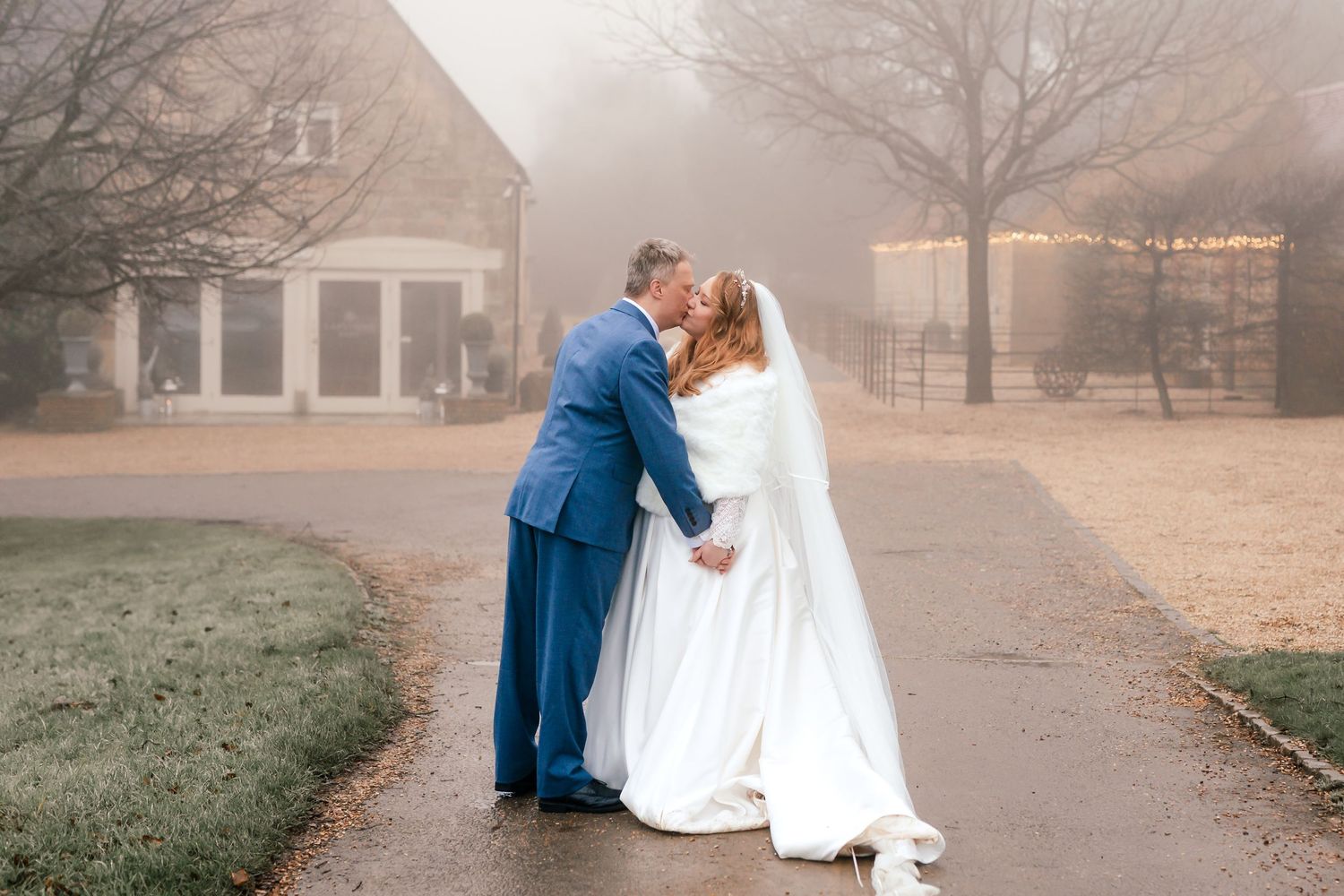 winter wedding at laptstone barn, the cotswolds by Scarlett Shellis Photography