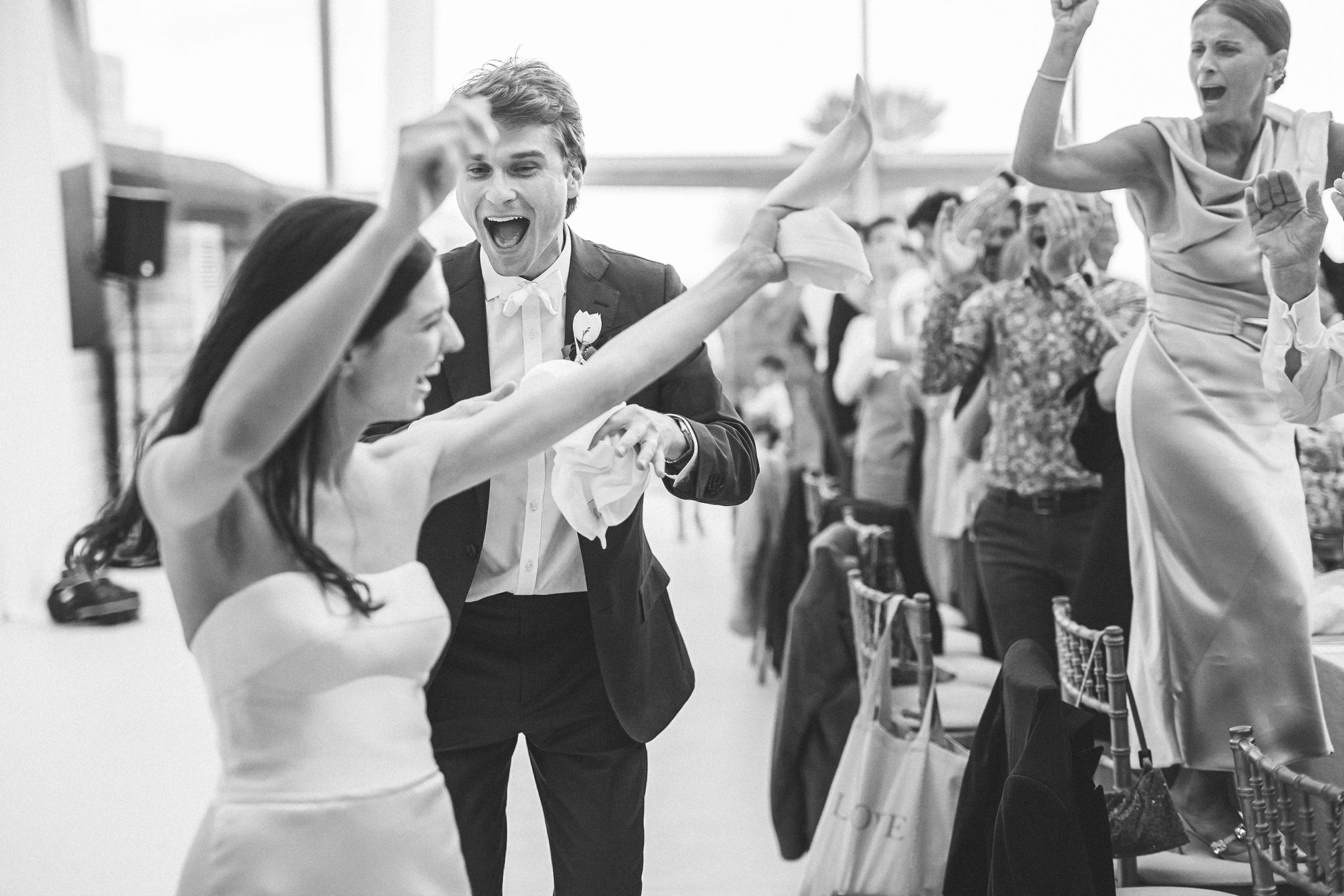 Romantic French destination wedding in Portugal — captured with cinematic flair at Forte da Cruz. By Regina Wedding Photographer Lisbon