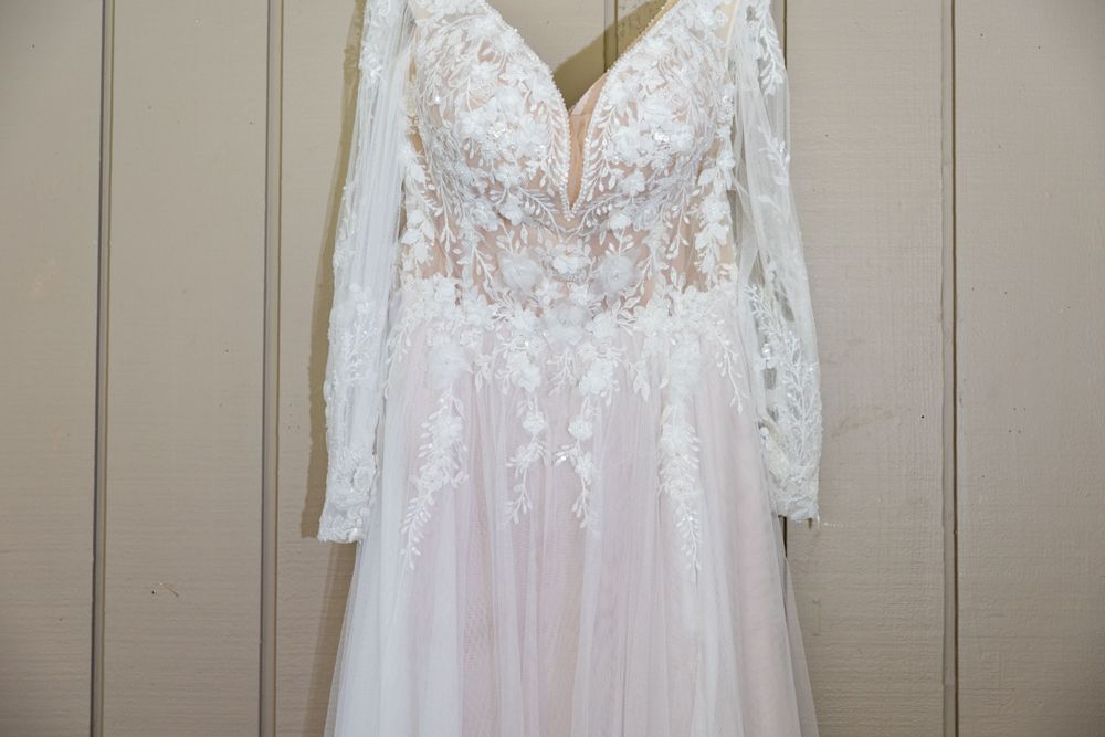 wedding dress, Chico Wedding Photographer, Northern California Wedding Photographer