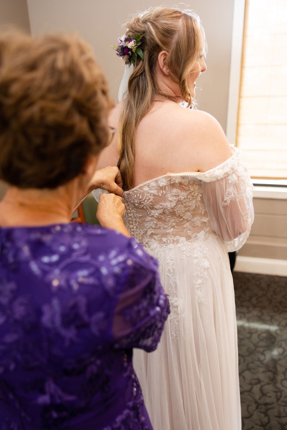 bride getting in dress, Chico Wedding Photographer, Northern California Wedding Photographer