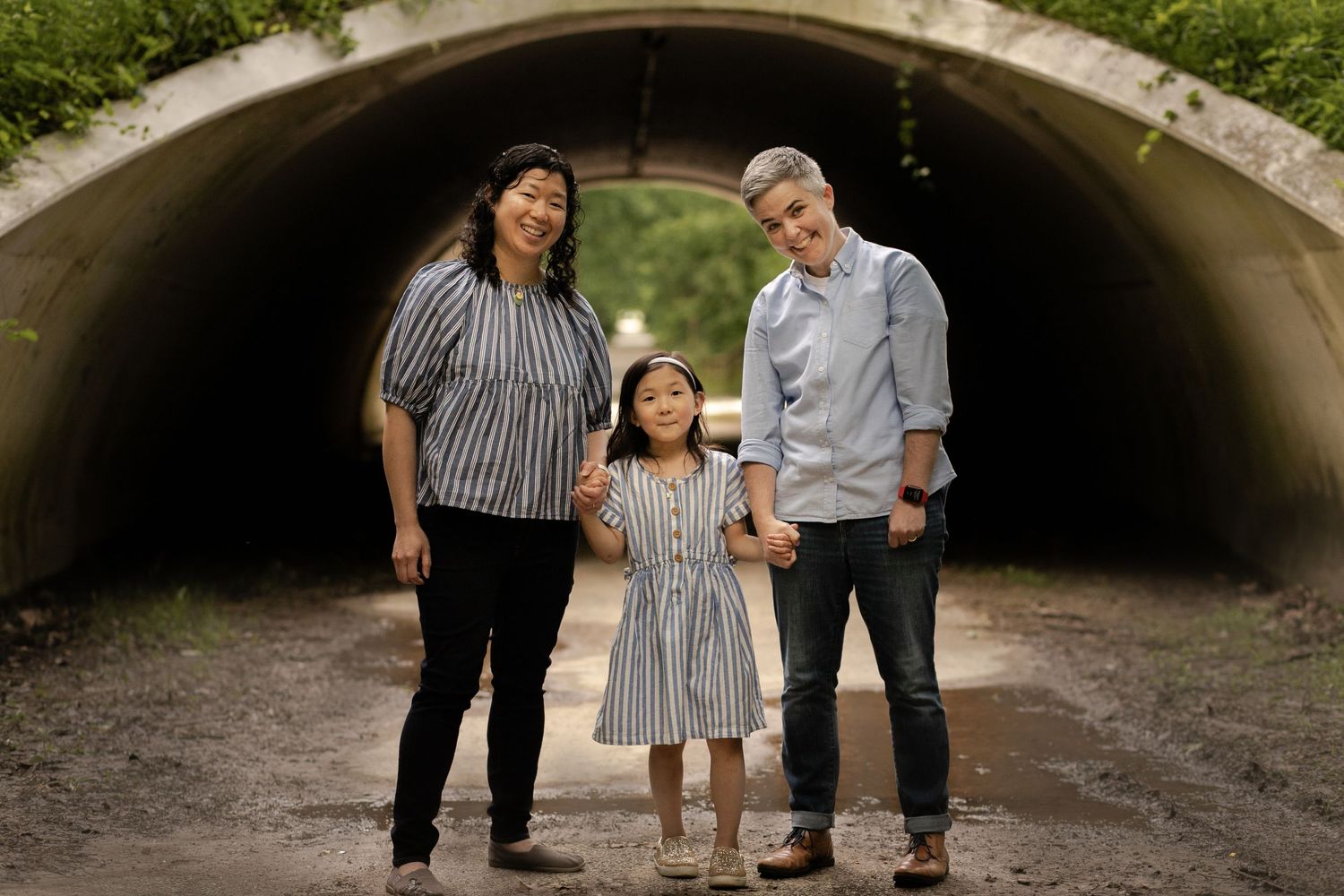 sibling photography, lifestyle photography, family portraits, Edwardsville Illinois