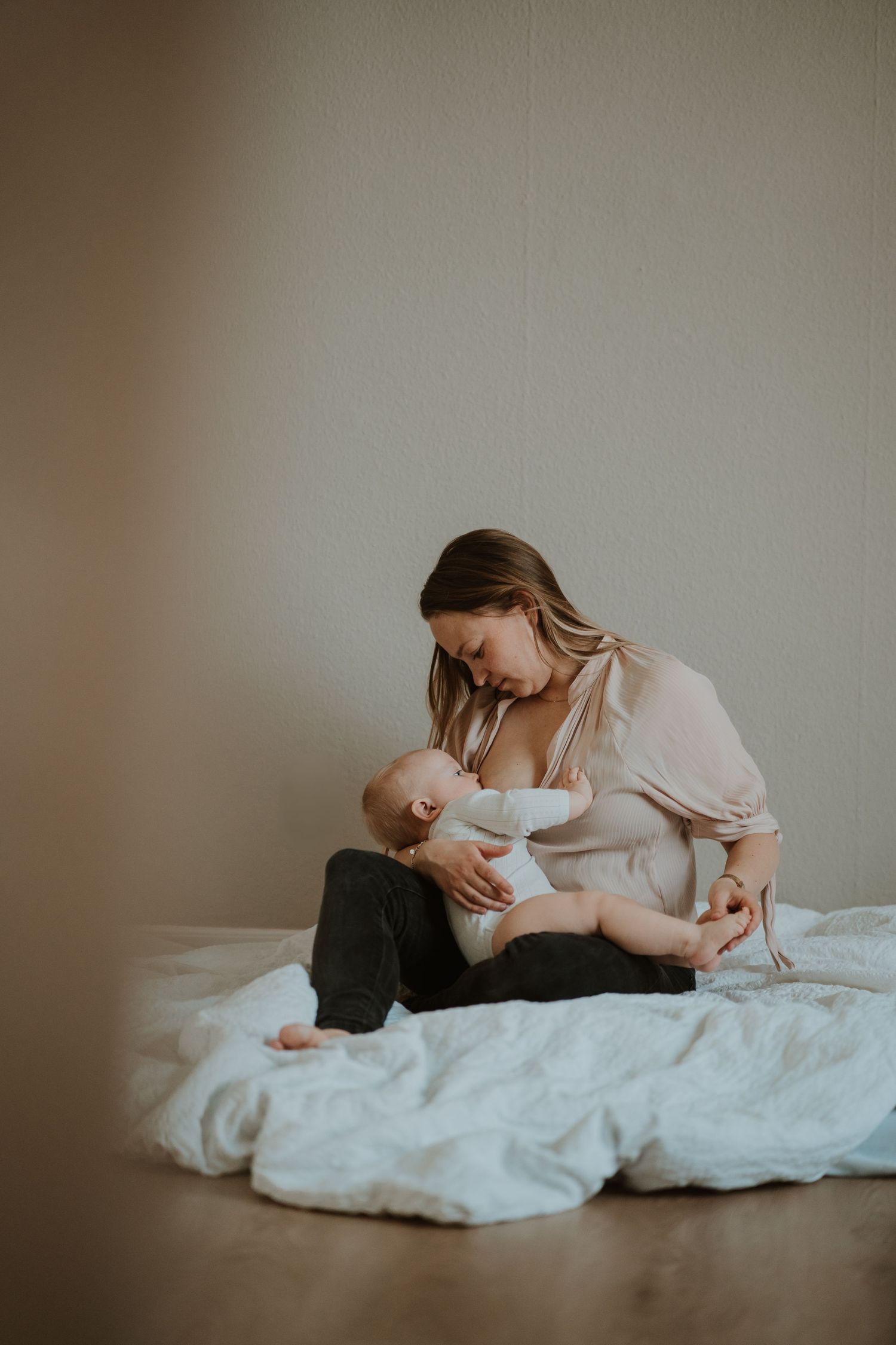 Mor og baby Silkeborg, fotografering i stuen