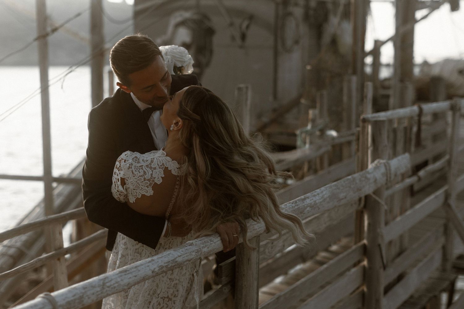 Post wedding - coppia - fuga d'amore - mare - spiaggia - scambio di promesse - Puglia