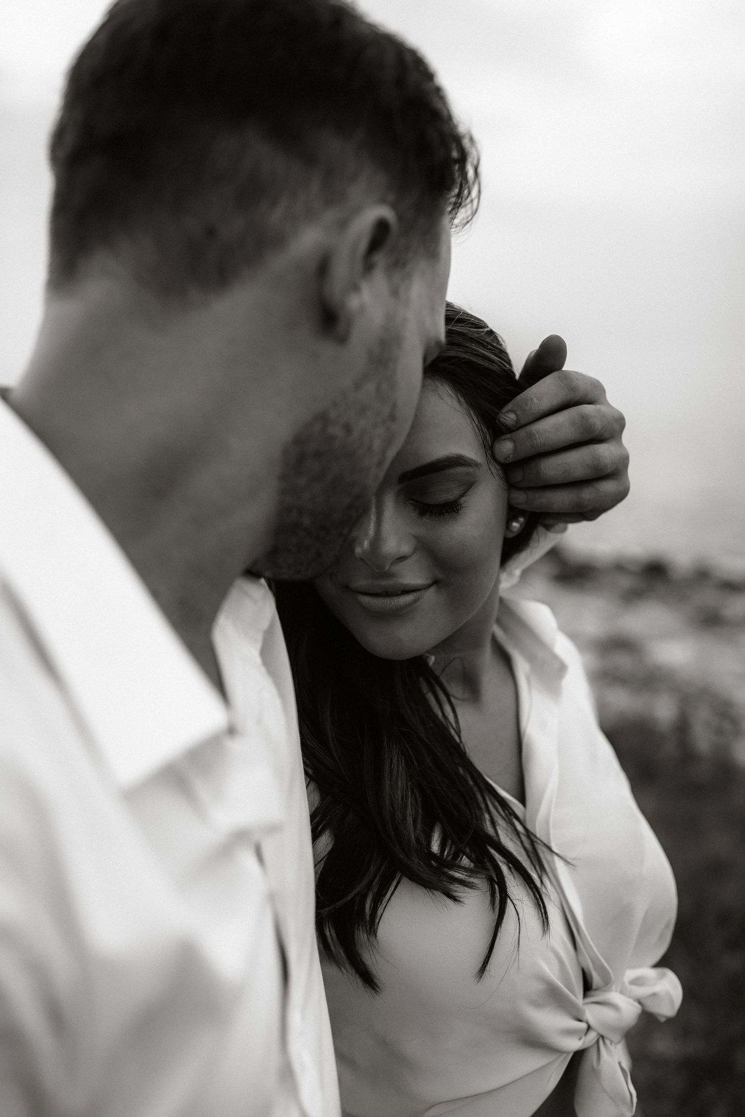 Puglia - couple - prematrimoniale - sessione di coppia - mare - spiaggia- dog - wedding photographer - matrimonio