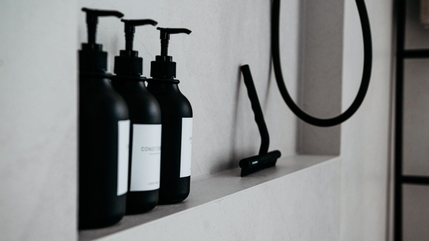 besonderes Kantenprofil in der Dusche