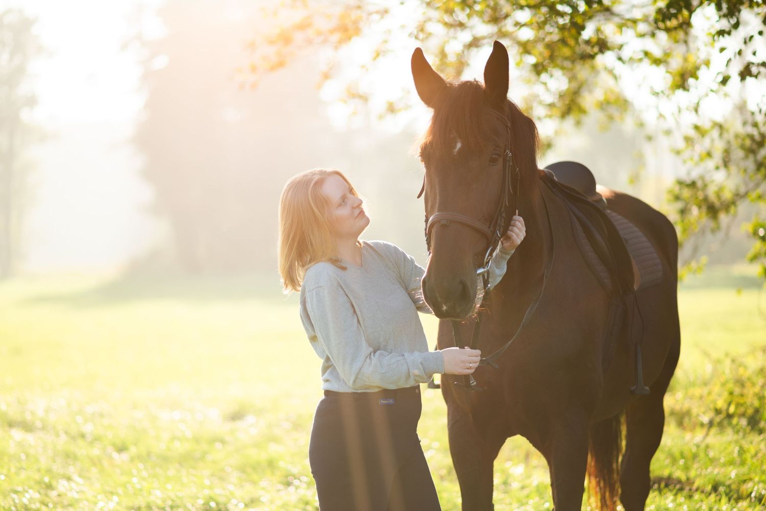Sesja z koniem fotograf Poznań sesja konna koń konie zdjęcia atrium fitness i stajnia centrum Swarzędz KJ Byndas Horses prezent voucher