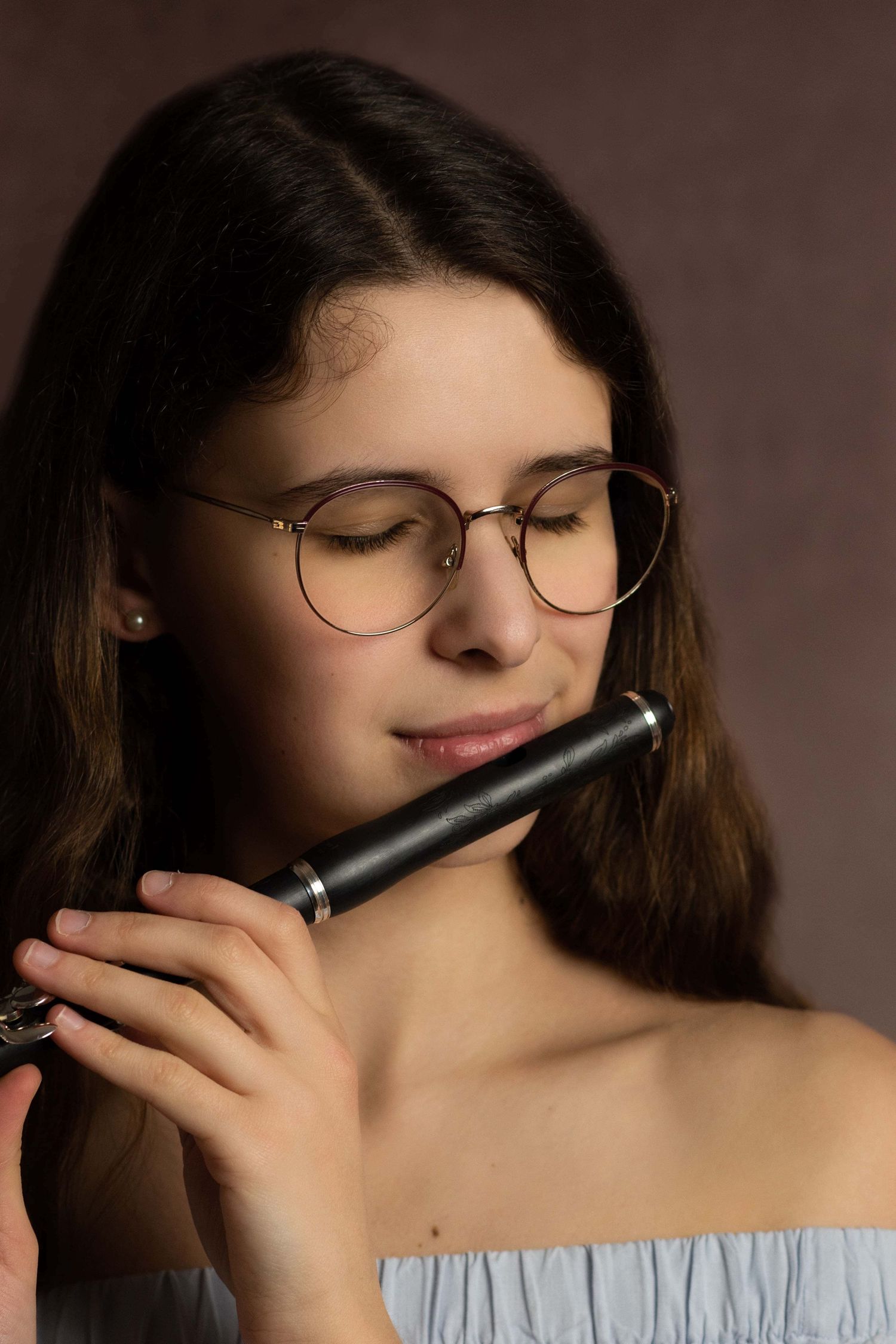 sesja studyjna klasyczna fine art sesja dyplomowa szkoła muzyczna poznań flet zdjęcia z instrumentem do plakatu studio
