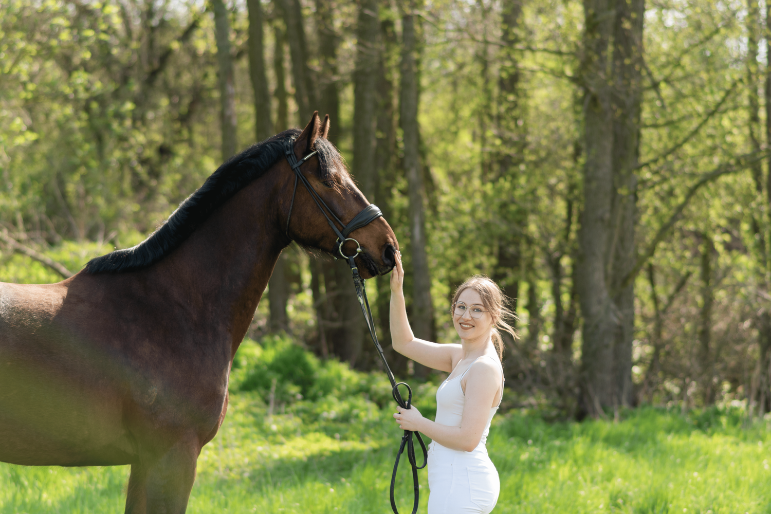 Sesja z koniem fotograf Poznań sesja konna KJ Byndas Horses zdjęcia atrium fitness i stajnia centrum Swarzędz jeździecka prezent voucher