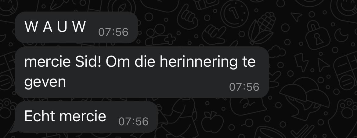 spontane whatsapp reactie van een tevreden klant na het zien van de resultaten van de fotoshoot