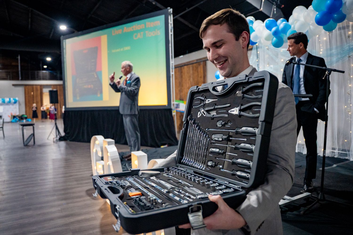 tool set at an auction