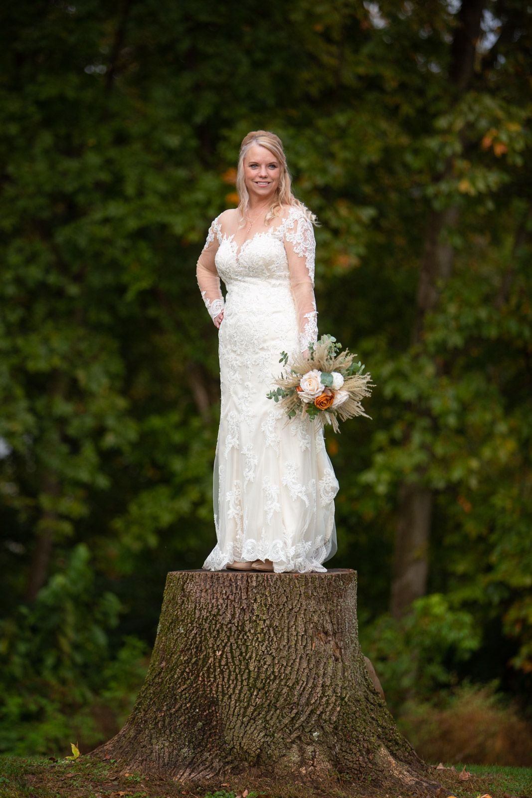 Bride on a stump!