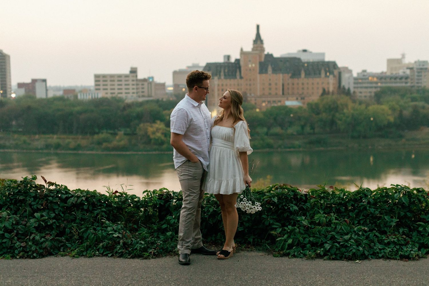 beautiful sunset engagement photoshoot