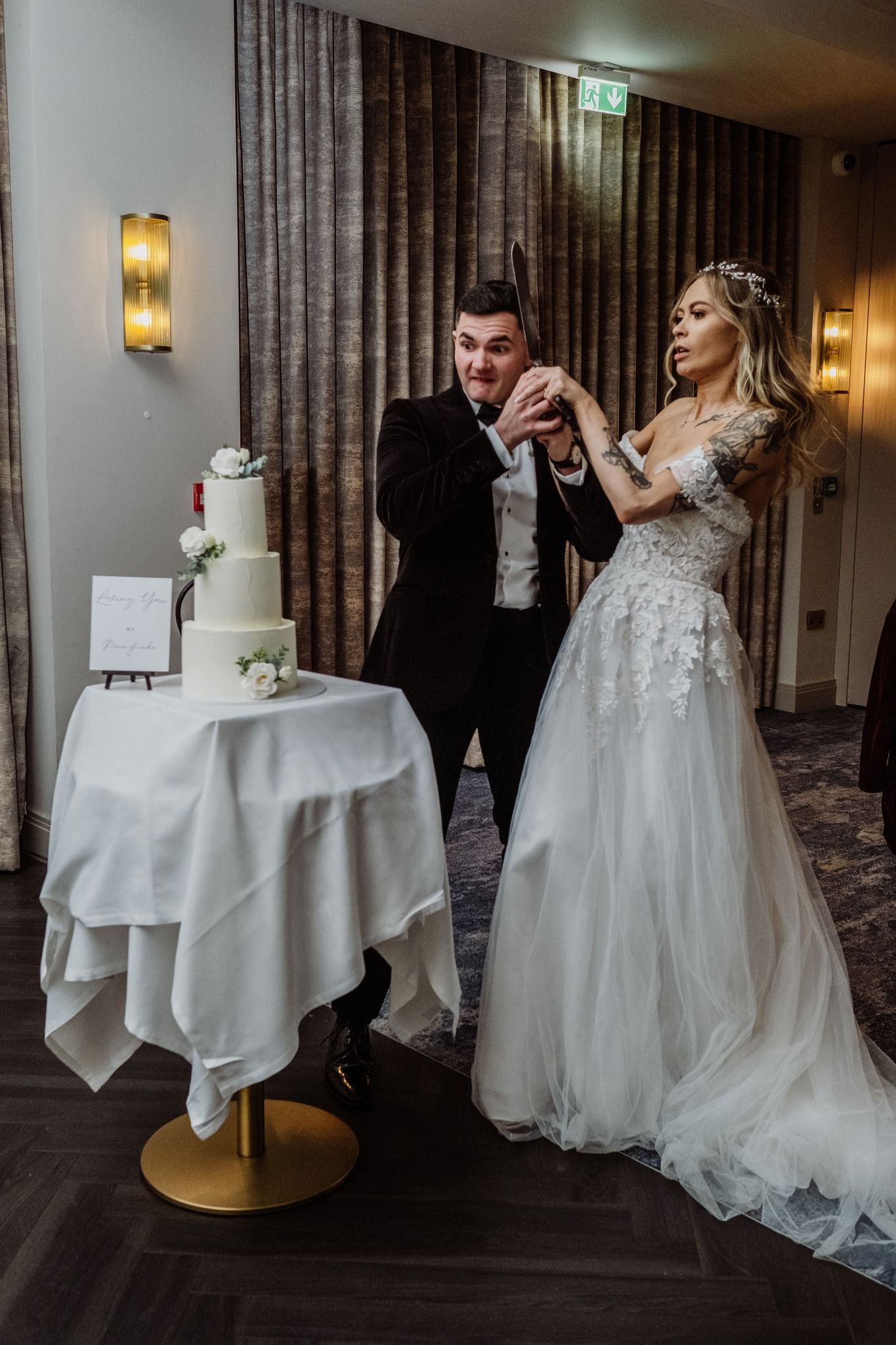 Cake cut wedding