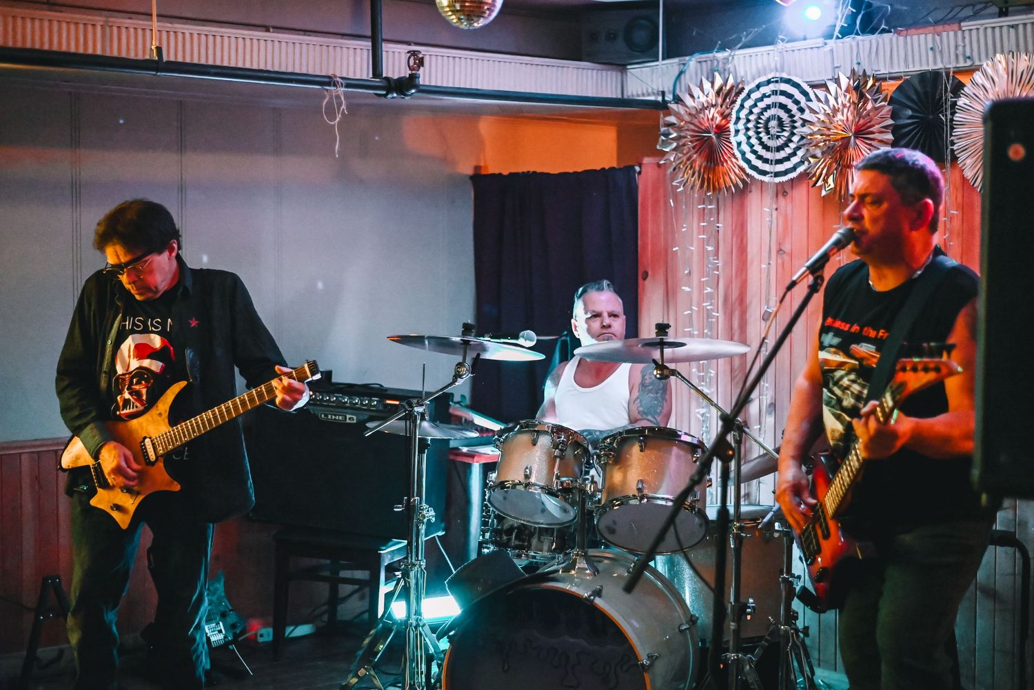 The 80's rock cover band The Dizzy's.