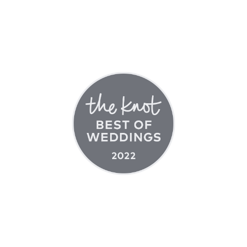 Gray award badge from The Knot's Best of Weddings for 2022.
