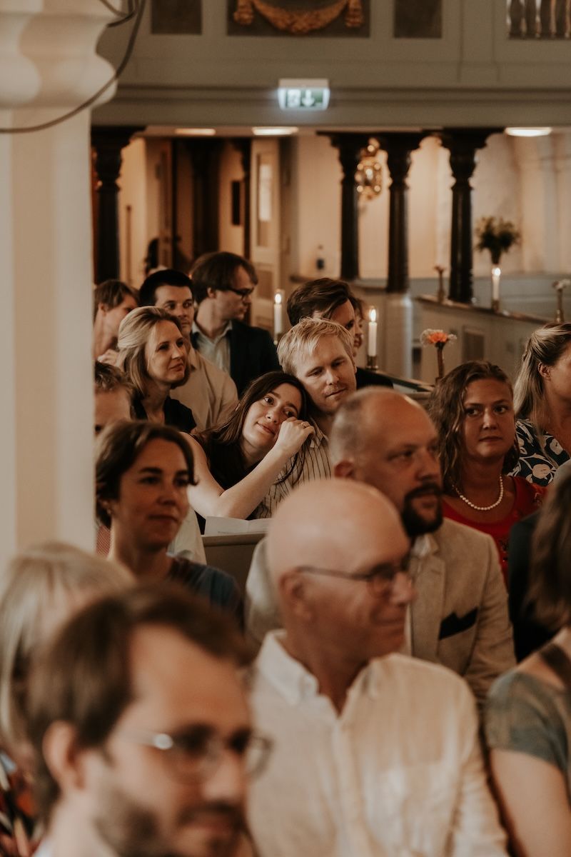 Personligt queerbröllop i Skåne fotograferat av Grevholm Photography.