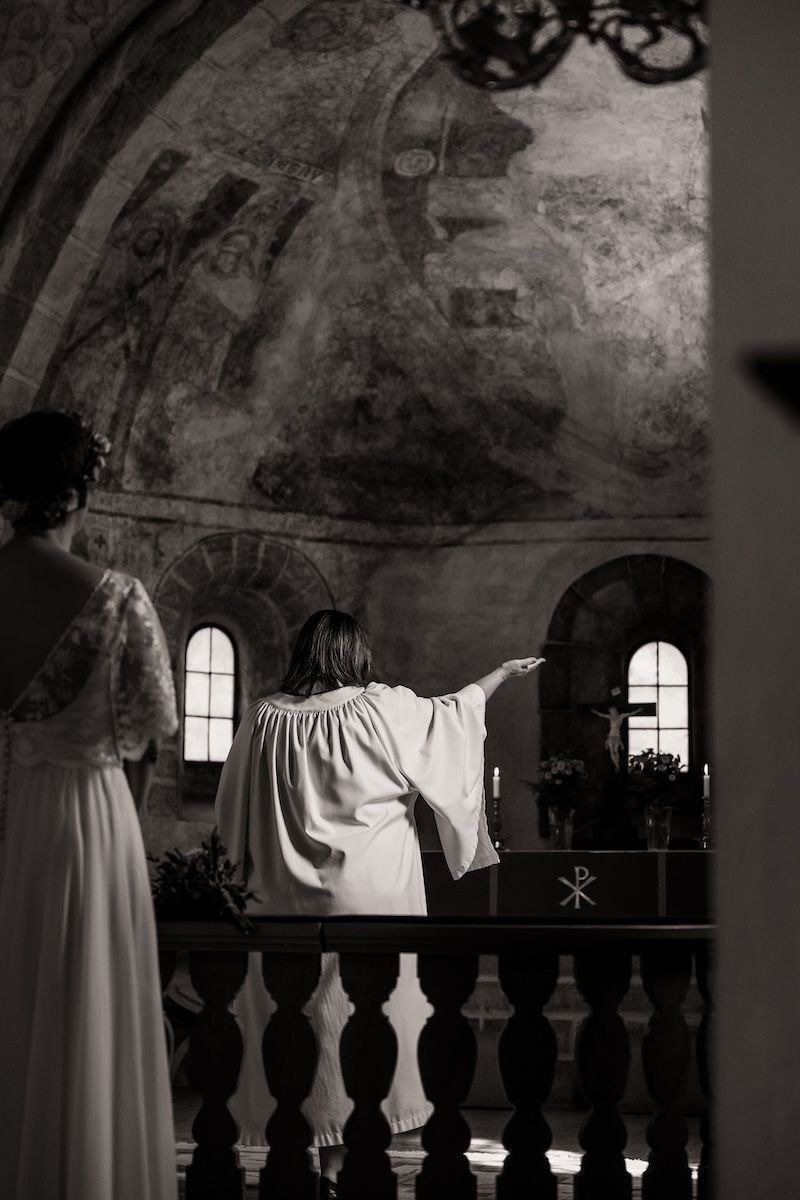 Personligt queerbröllop i Skåne fotograferat av Grevholm Photography.