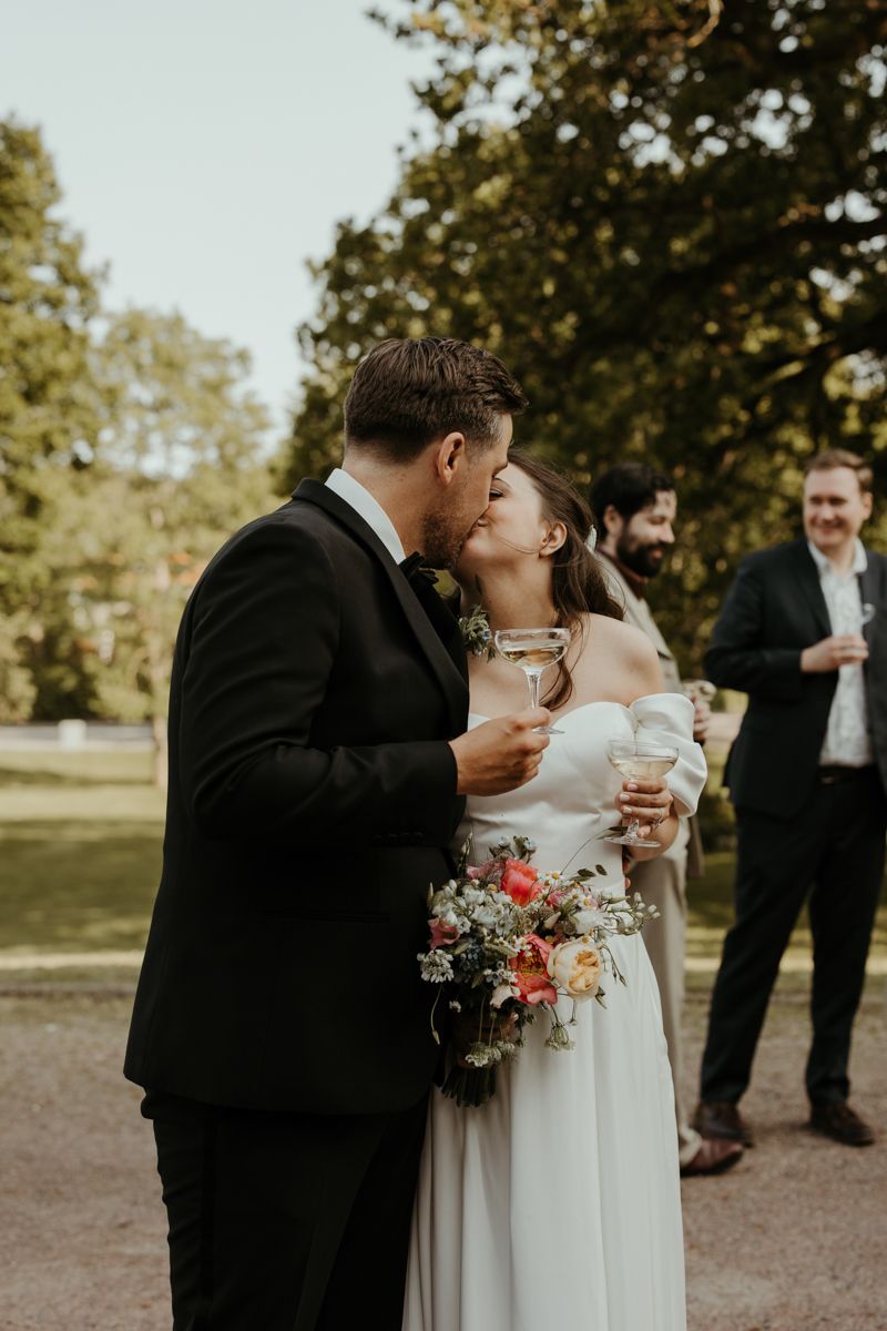 Bröllop på Överås slott i Göteborg, maj 2025. Foto: Grevholm Photography.