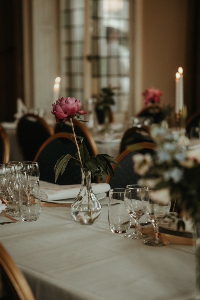 Bröllop på Överås slott i maj 2025. Foto: Grevholm Photography.