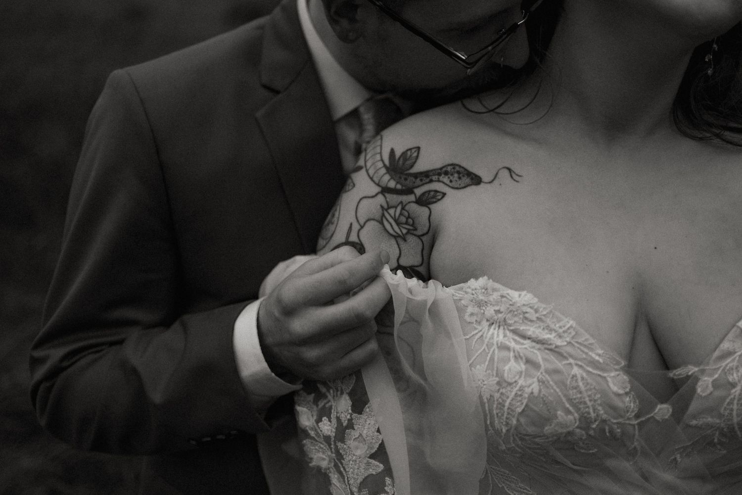 Central Alberta wedding, family, portrait & pet photographer servicing Leduc, Calmar, Devon, Thorsby, Millet, Edmonton and surrounding area.