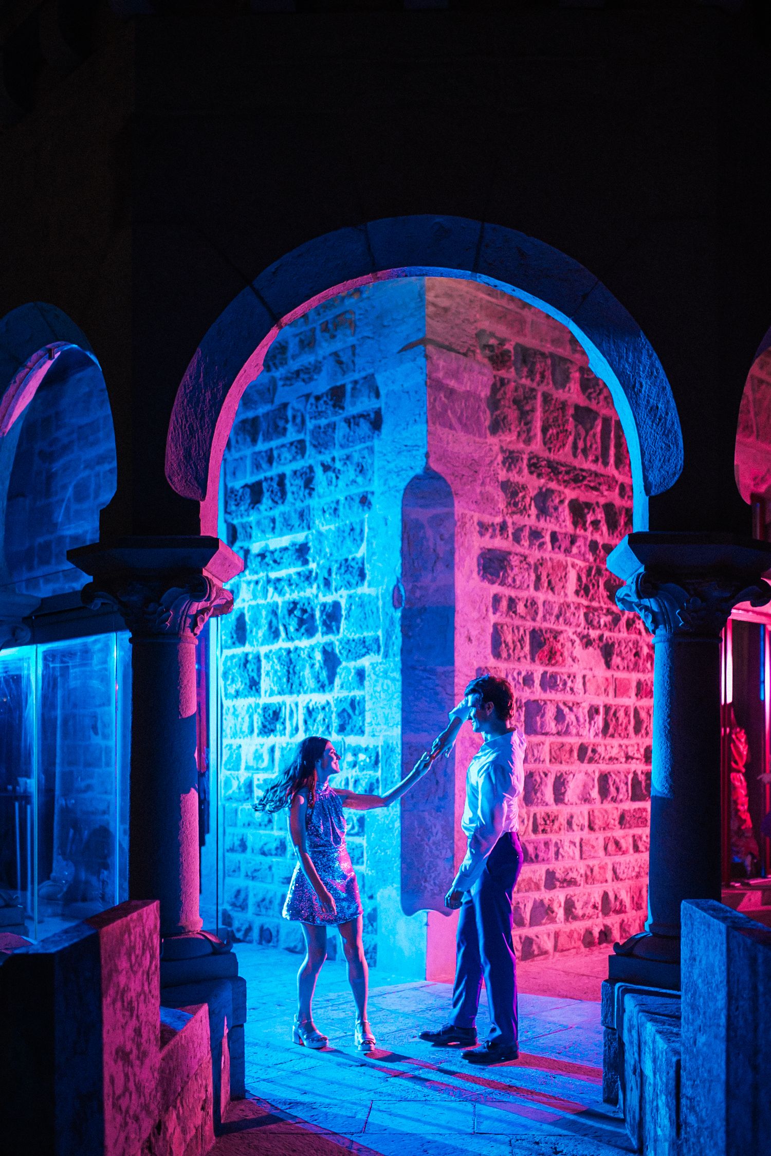Romantic French destination wedding in Portugal — captured with cinematic flair at Forte da Cruz. By Regina Wedding Photographer Lisbon