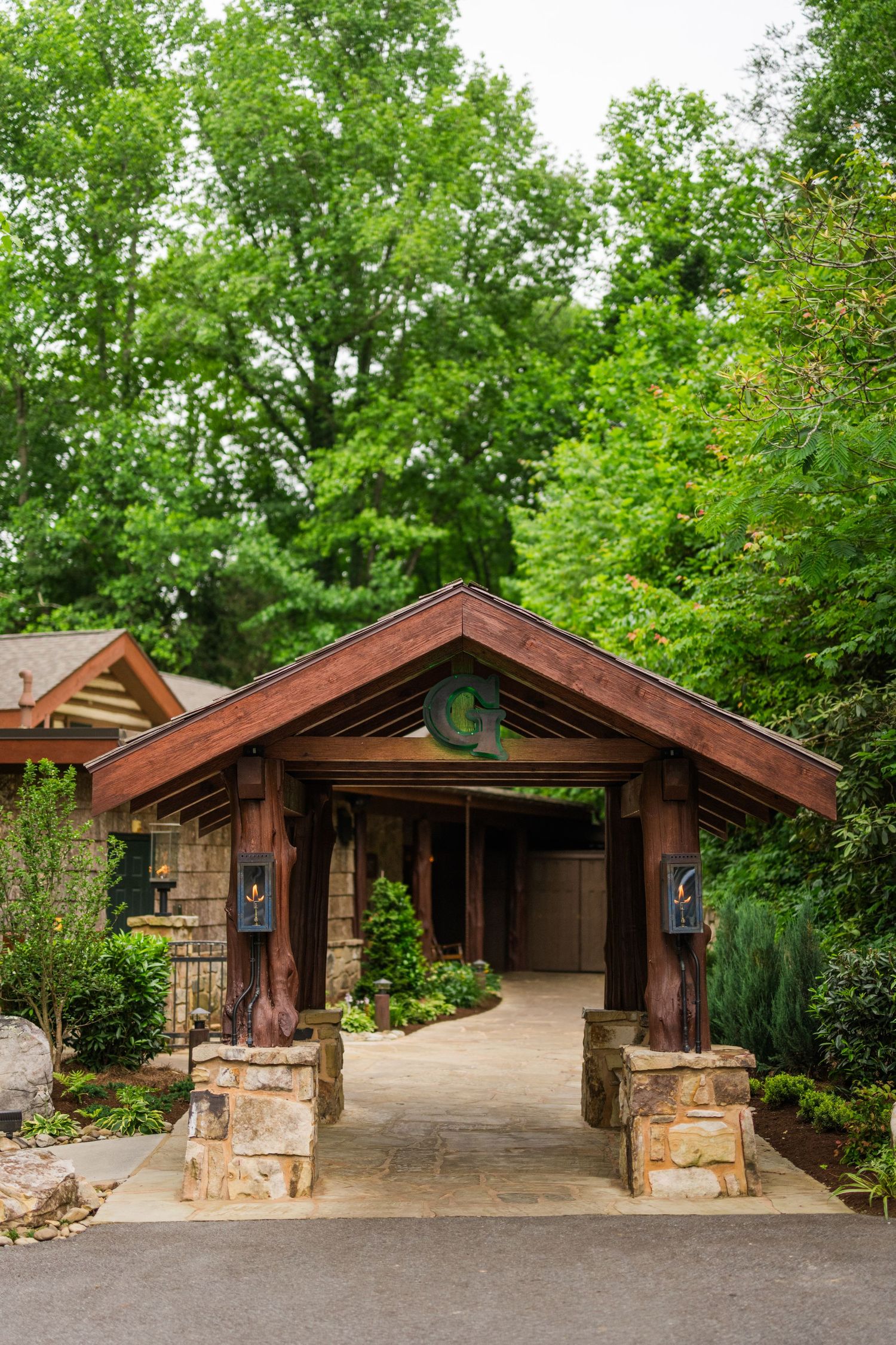 the front entryway to greenbrier restaurant in Gatlinburg, TN