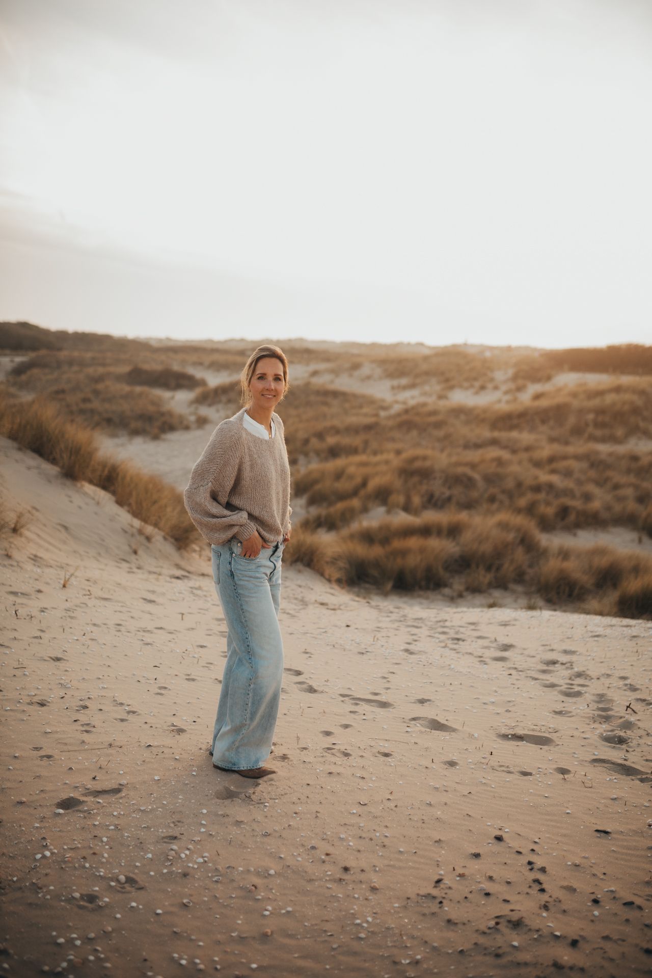 Fotoshoot op Scheveningen voor vrouwelijke ondernemer