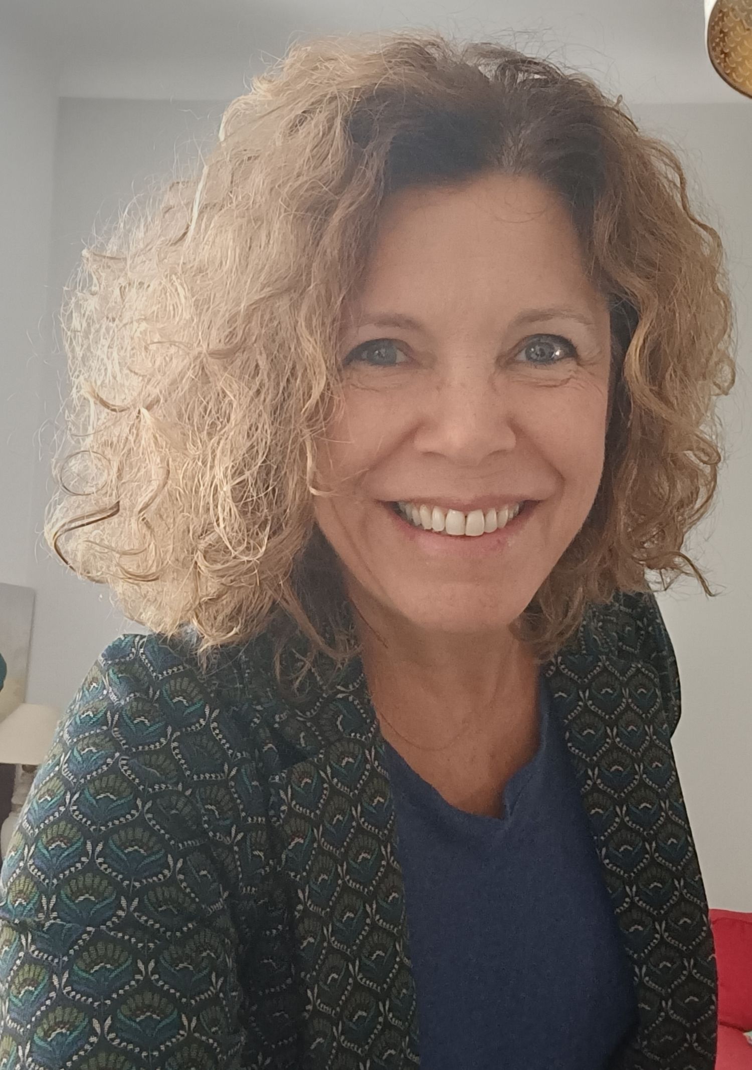 photo de Cécile Poulain les mots épicés rédactrice freelance dans le vin