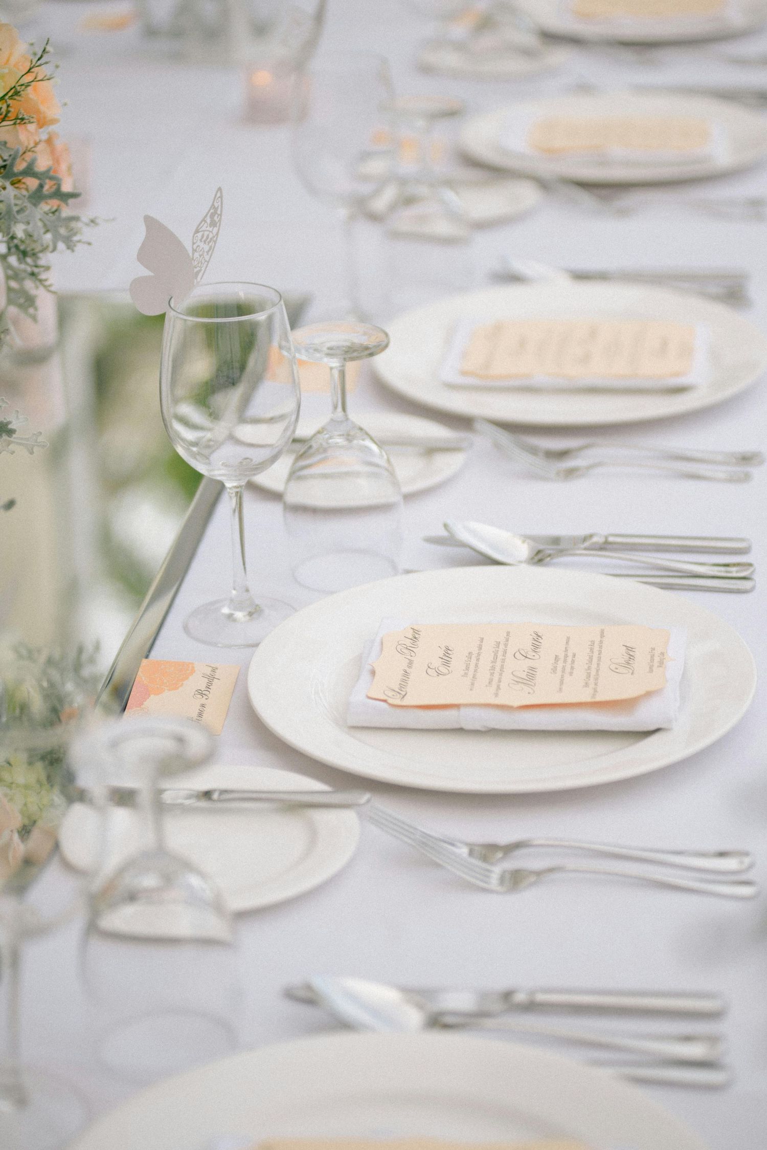 Table d'un mariage, ambiance bohème chic.