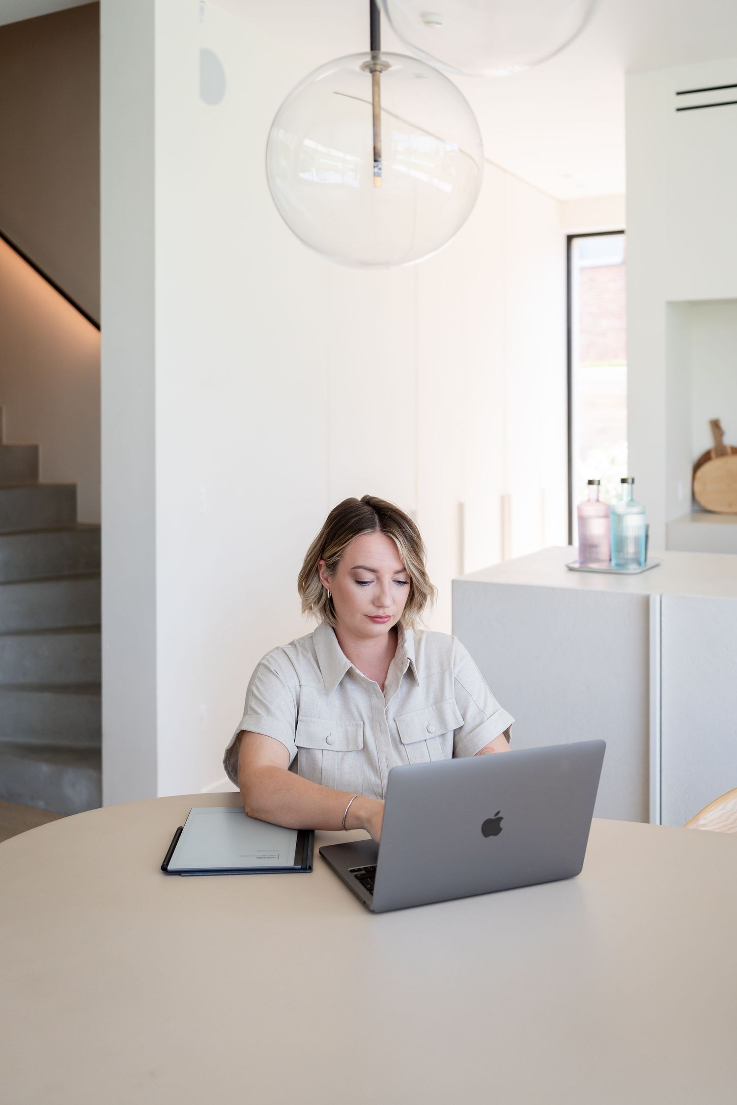 Fotograaf en videograaf gespecialiseerd in business shoots, videografie, professionele branding foto's, video's en reels voor jouw Instagram