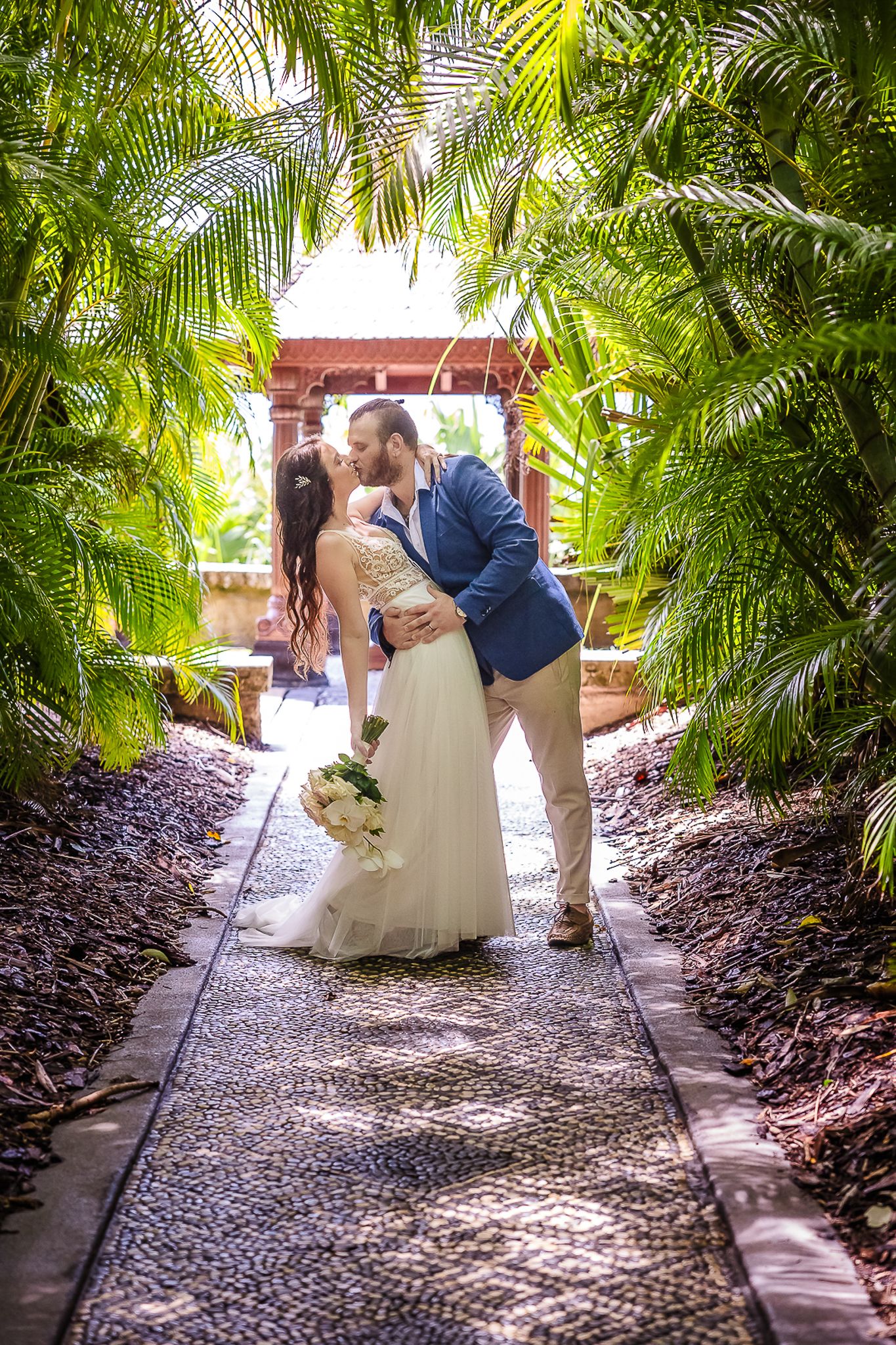 Airlie Beach Wedding Photographer | Couples Portrait | Villa Botanica